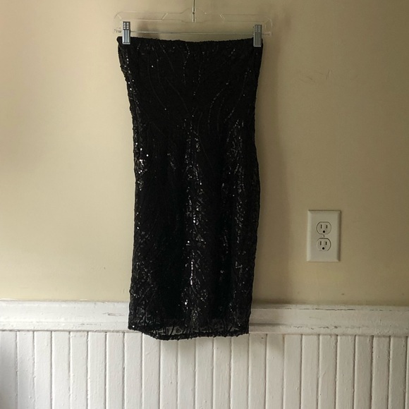 Black Strapless Bodycon Sequined Dress - Picture 2 of 5